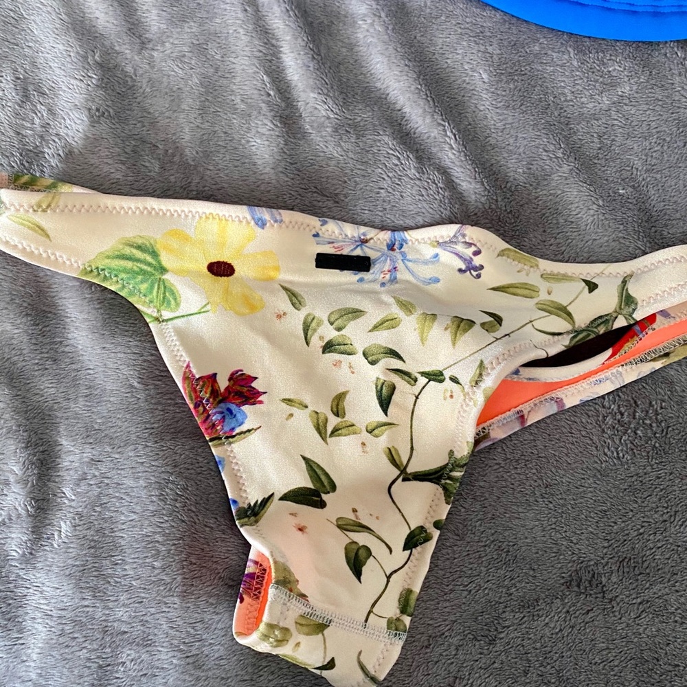 TRIANGL bikini bottoms
